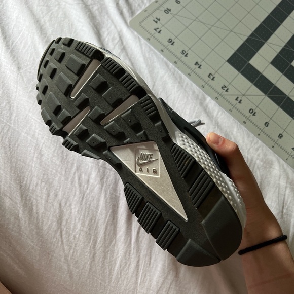 NIKE HUARACHES WOMEN’S SIZE 6.5/7 - Picture 5 of 5